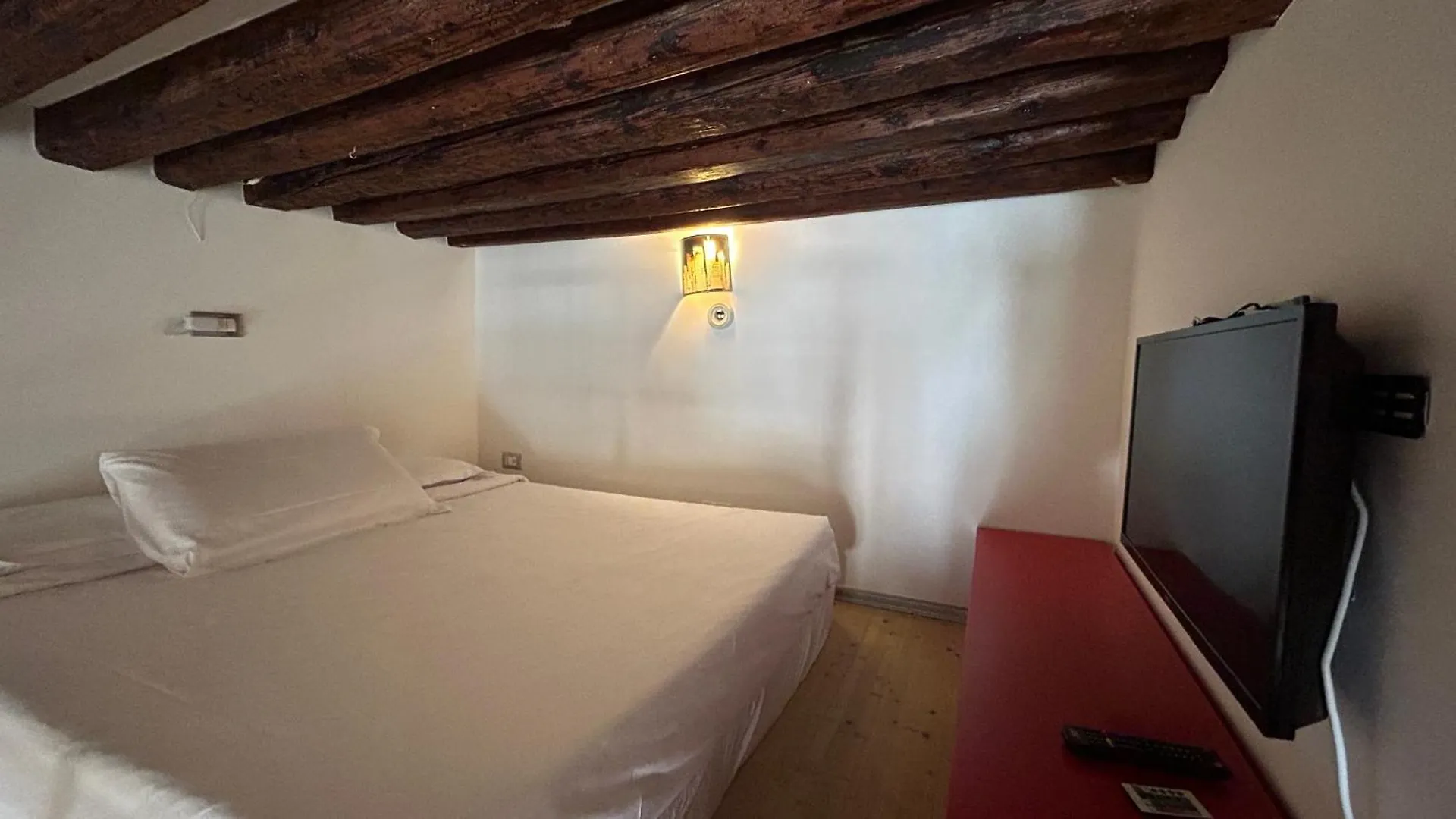 Elegant Apartments In Biennale By Bricola Apartments Venice