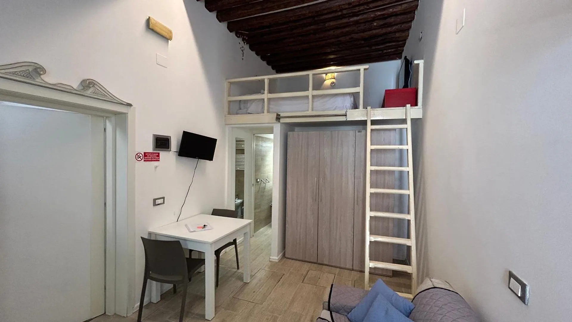 Elegant Apartments In Biennale By Bricola Apartments Venice 0*,  Italy