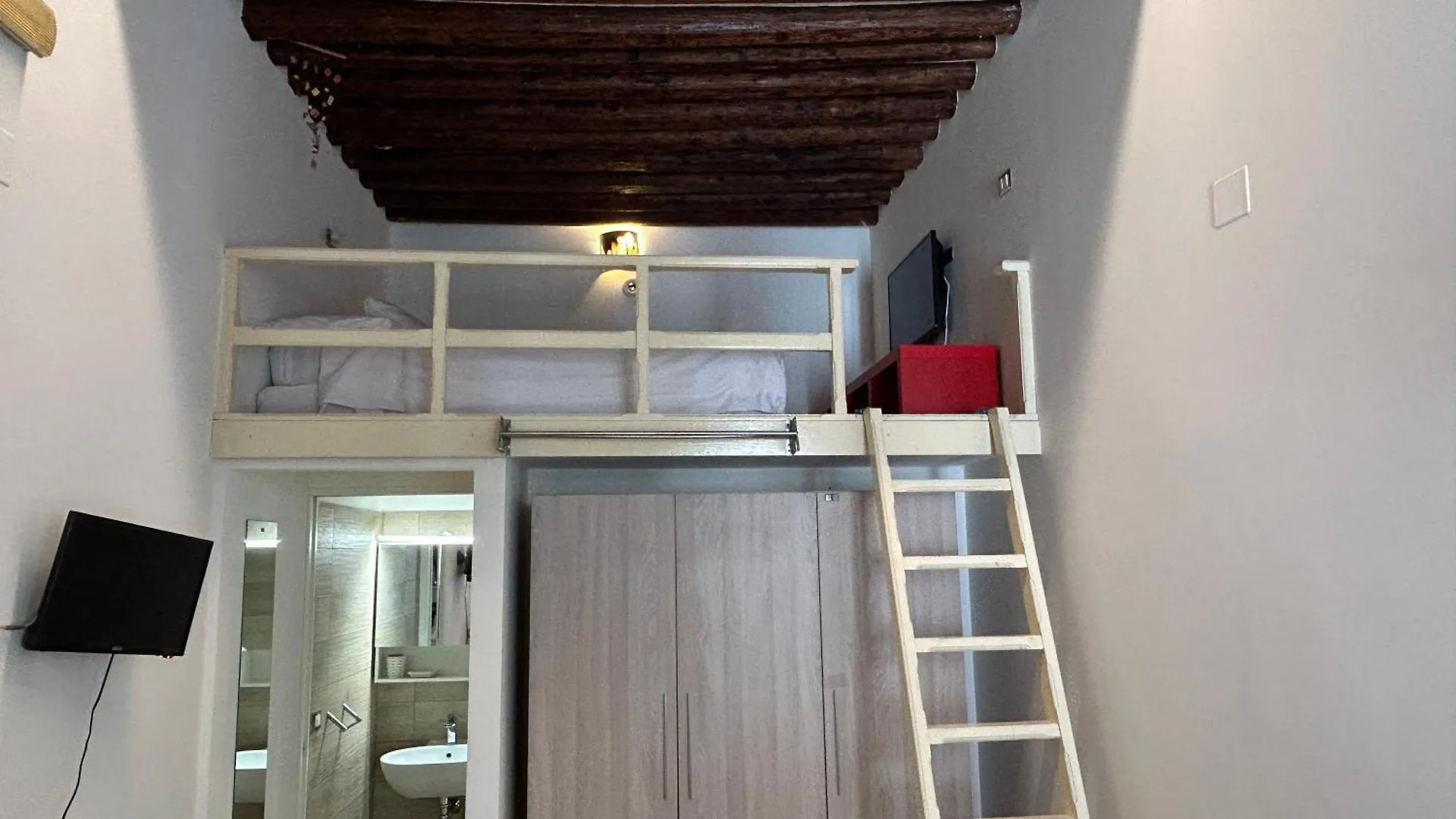 Elegant Apartments In Biennale By Bricola Apartments Venice