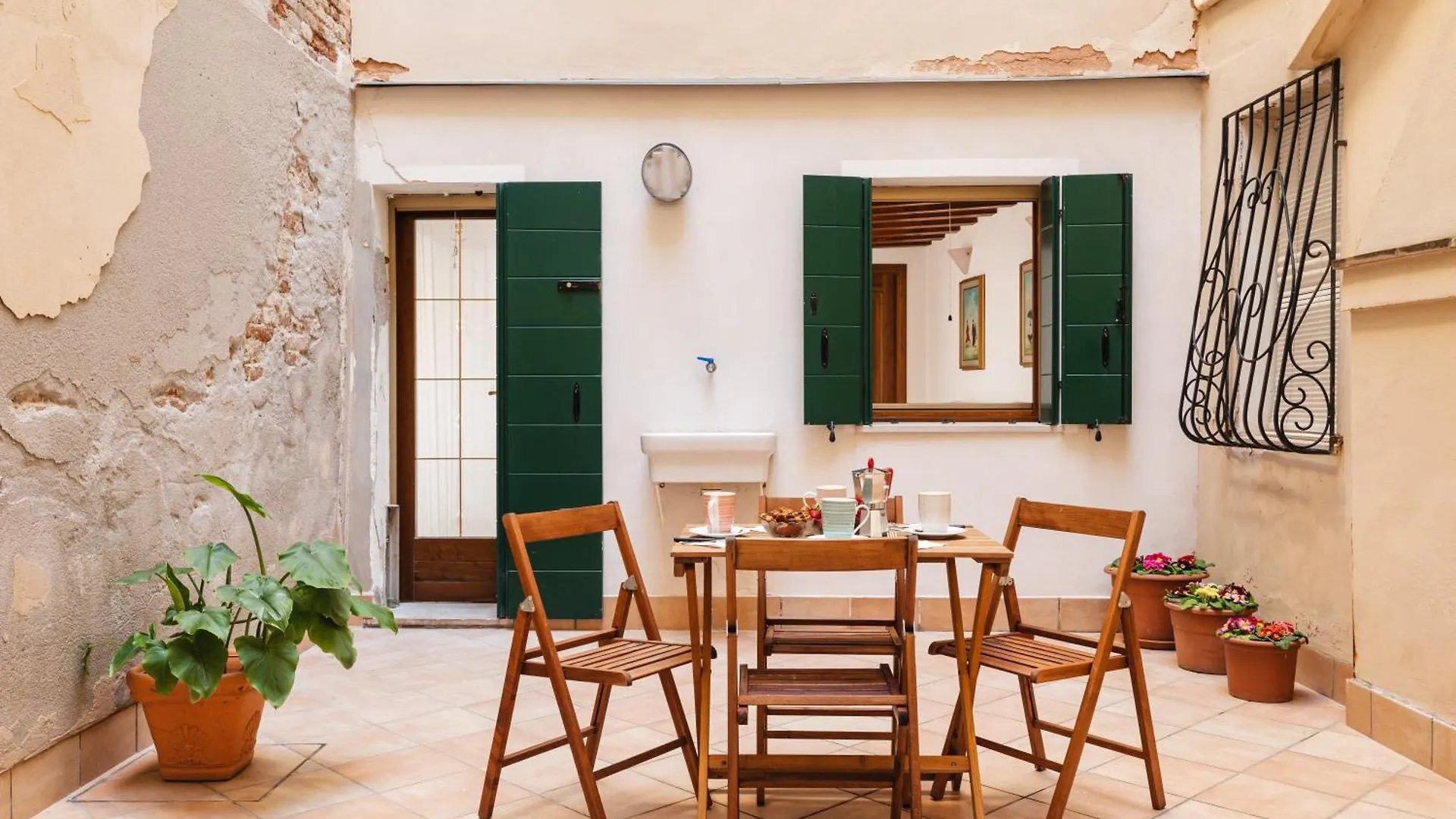 Elegant Apartments In Biennale By Bricola Apartments Venice