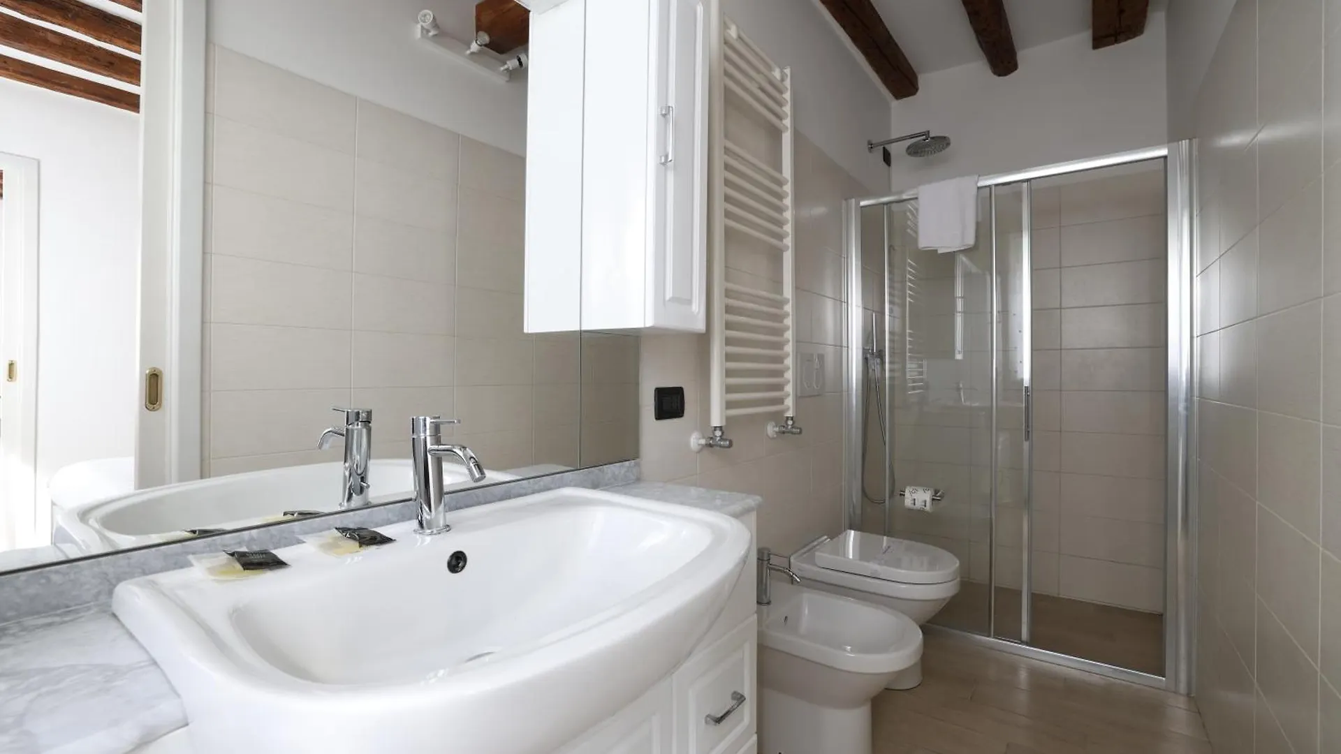 Elegant Apartments In Biennale By Bricola Apartments Venice Italy