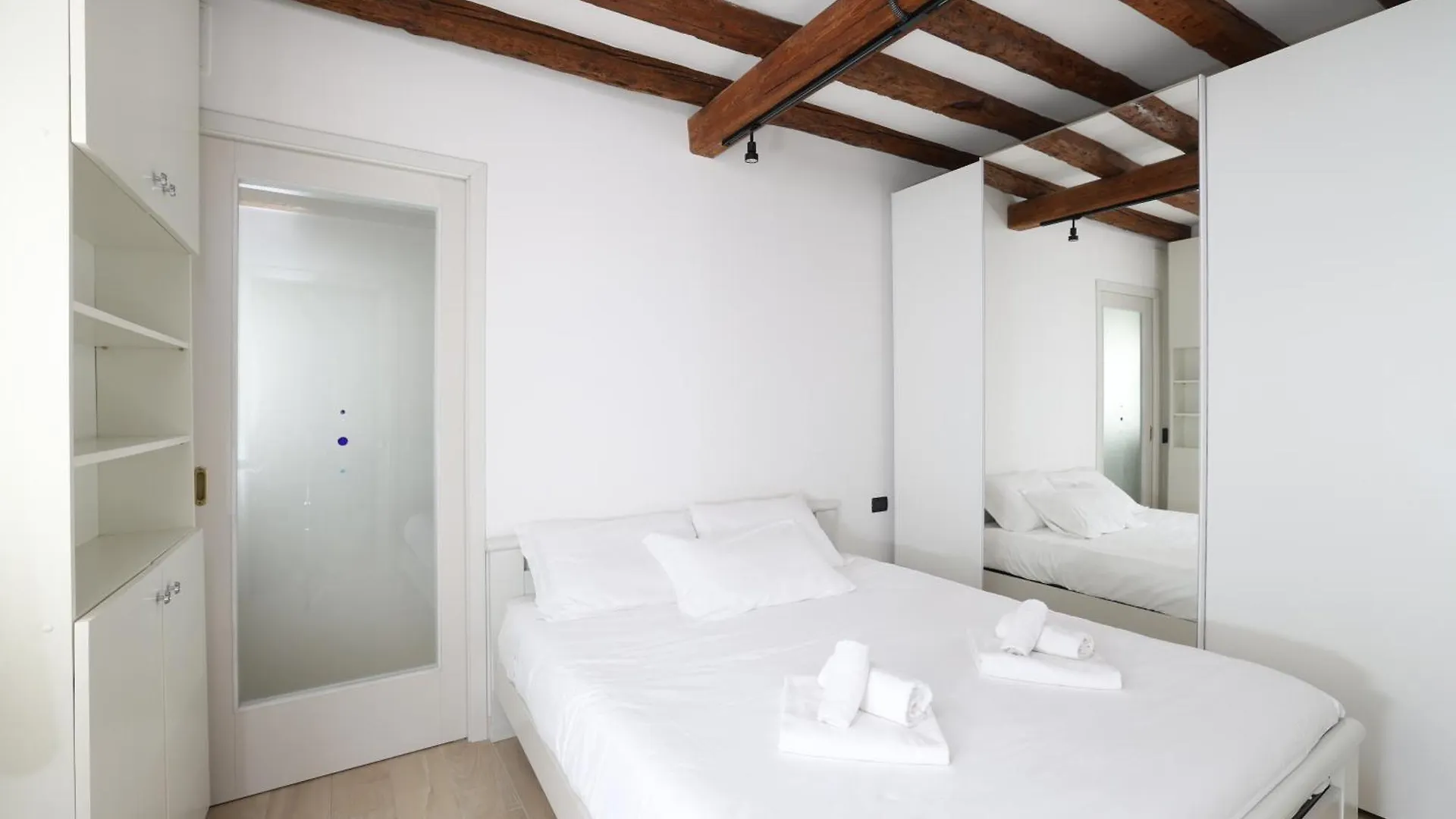 Elegant Apartments In Biennale By Bricola Apartments Venice Italy
