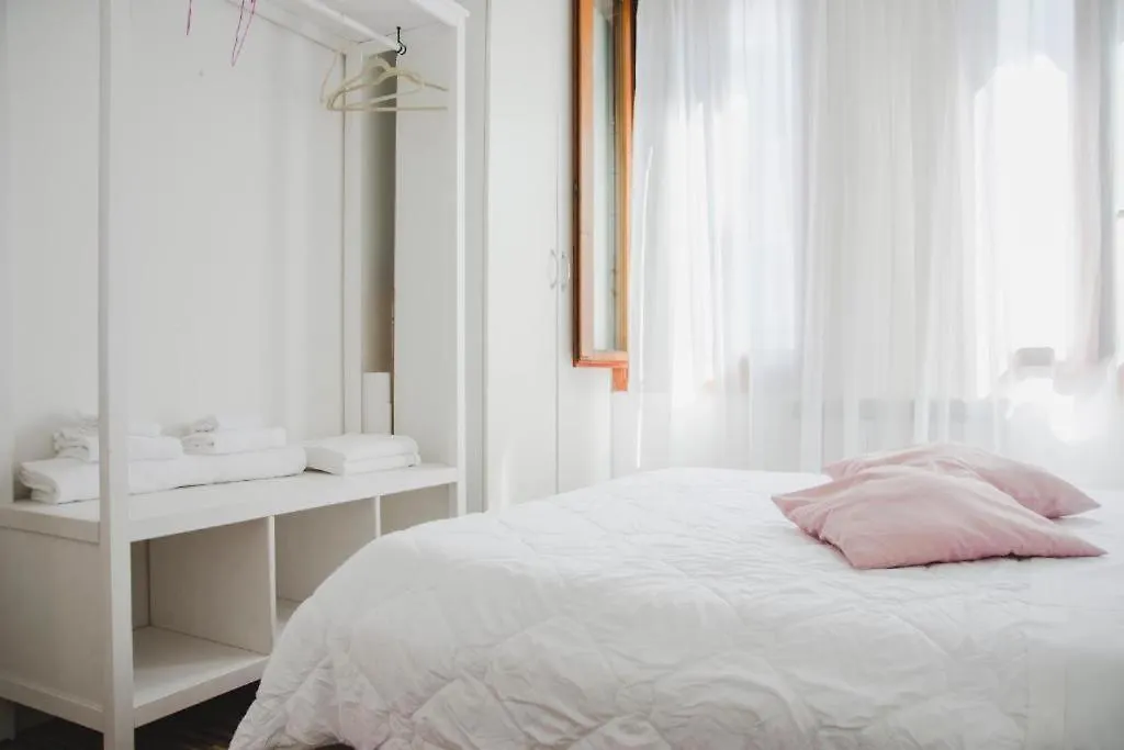 Elegant Apartments In Biennale By Bricola Apartments Venice