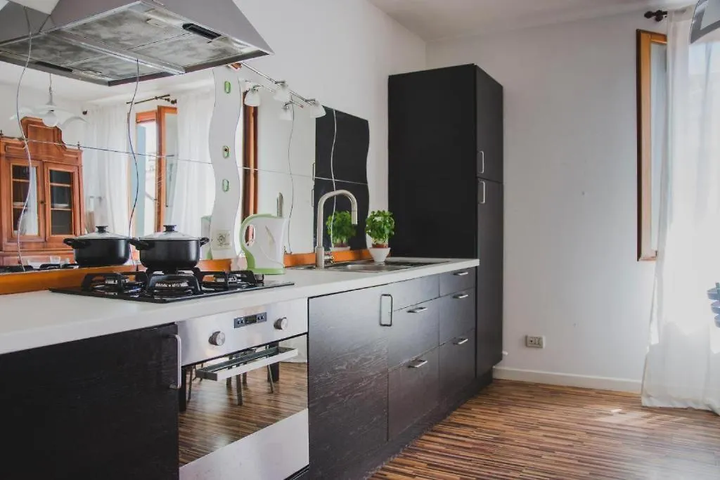 Elegant Apartments In Biennale By Bricola Apartments Venice