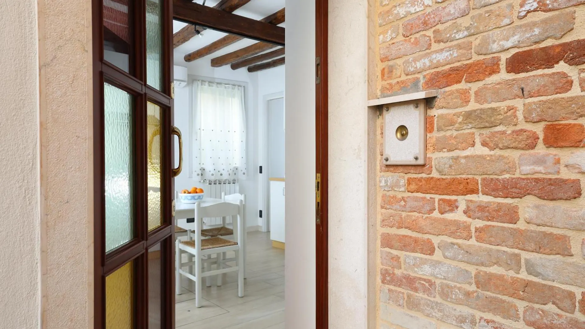 Elegant Apartments In Biennale By Bricola Apartments Venice